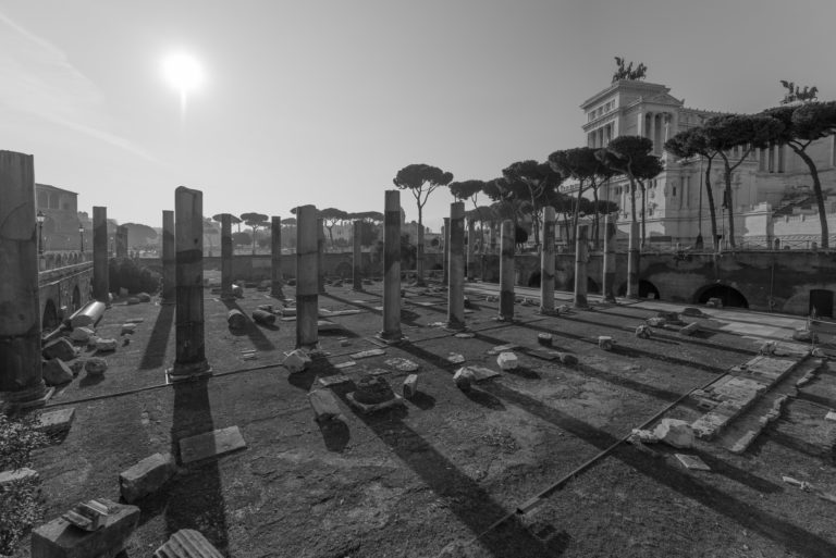 B&W view of the Palatine hill