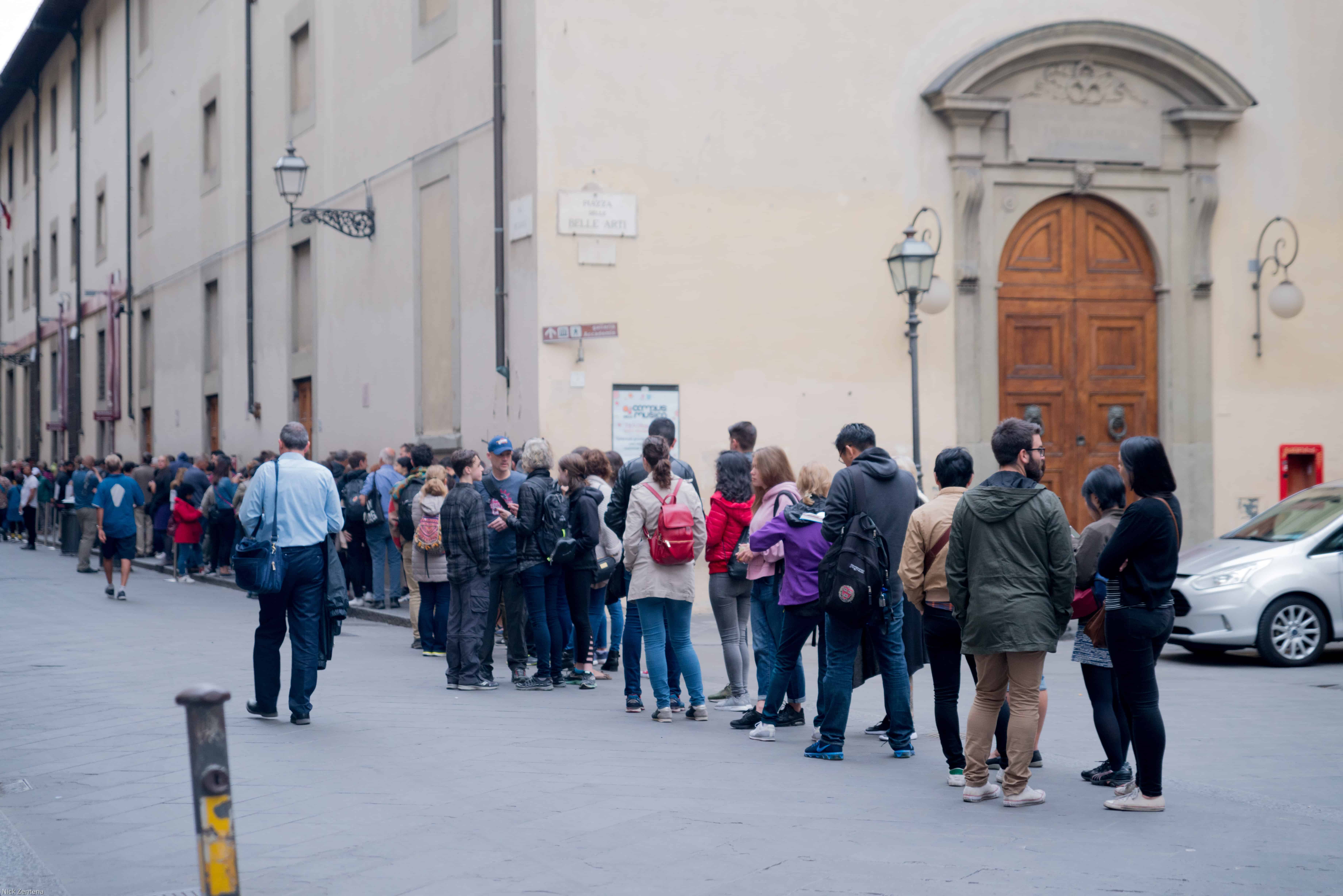 line to enter galleria dell'accademia