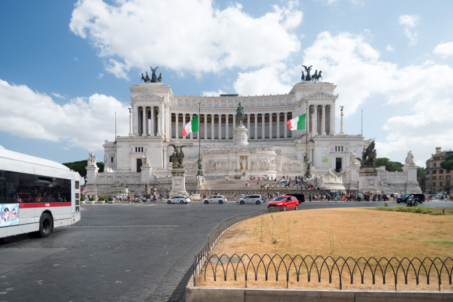 Altare della patria with no traffic blocking